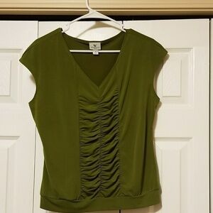 Worthington 𝅺Sleeveless blouse with rouse center Size Medium